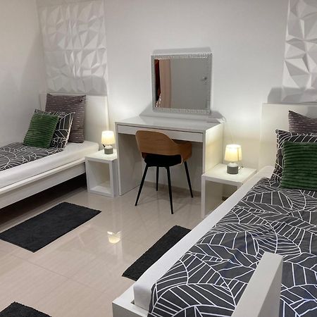 Apartman Sonas With Free Private Parking 카를로바츠 외부 사진