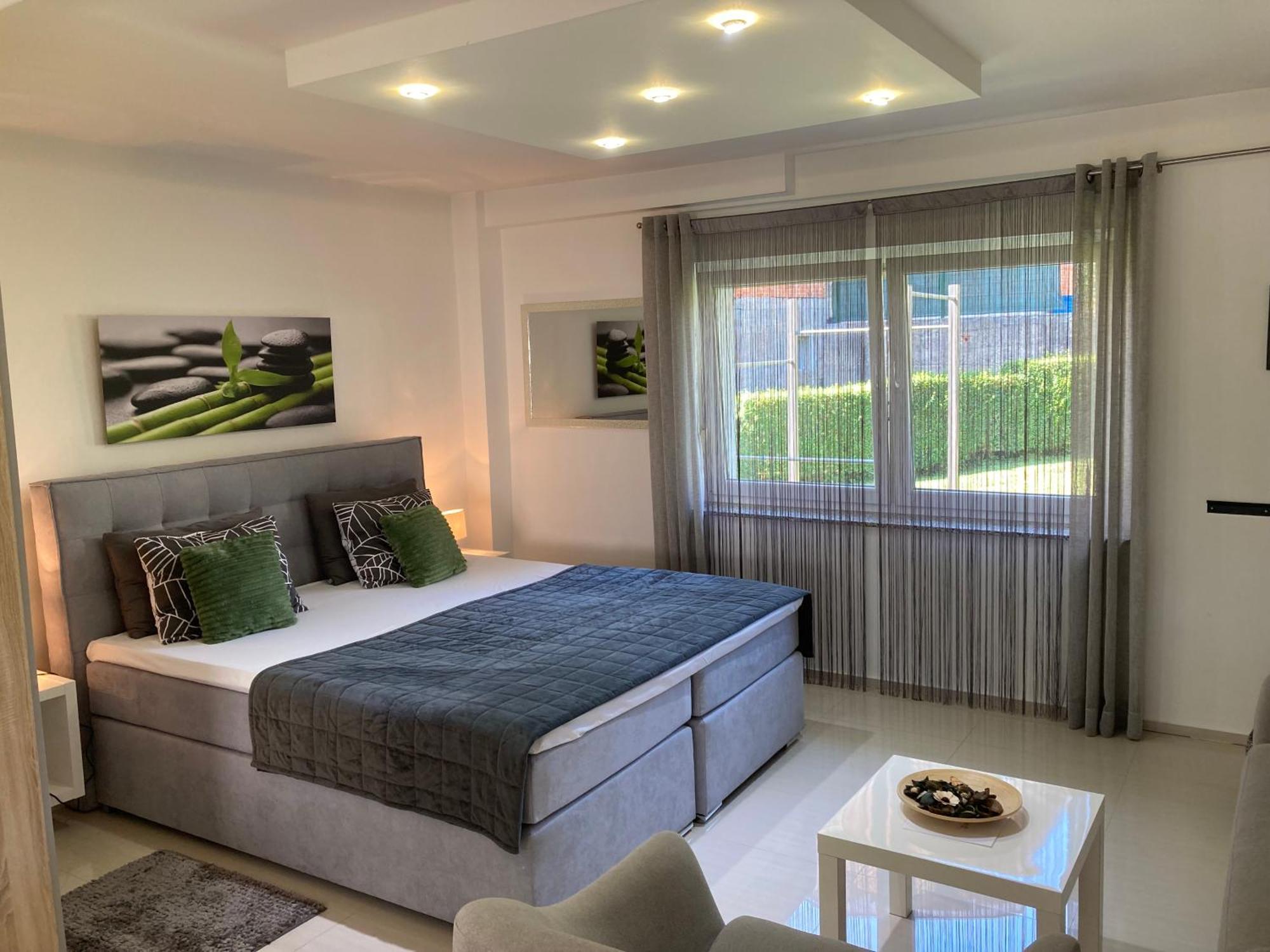 Apartman Sonas With Free Private Parking 카를로바츠 외부 사진