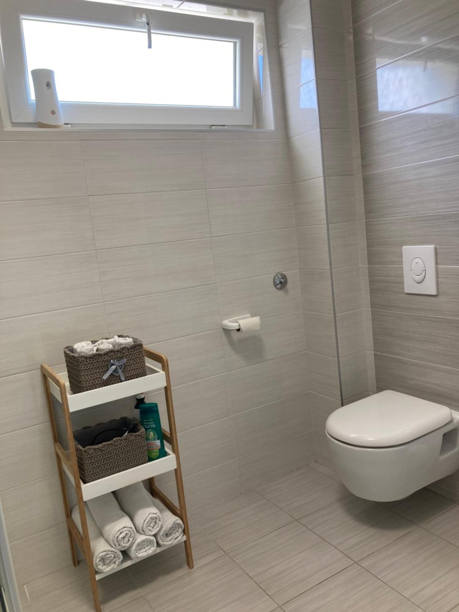 Apartman Sonas With Free Private Parking 카를로바츠 외부 사진