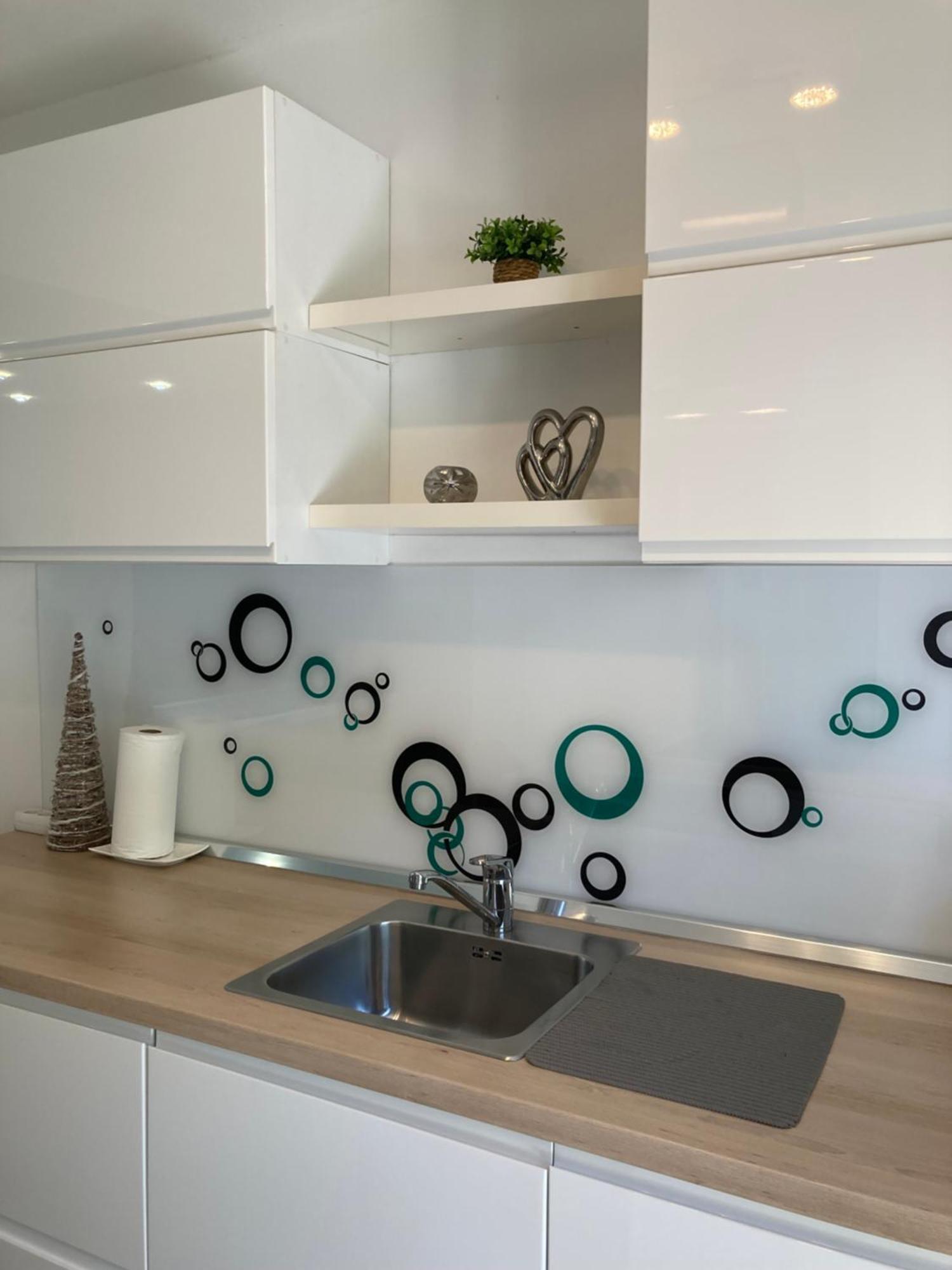 Apartman Sonas With Free Private Parking 카를로바츠 외부 사진