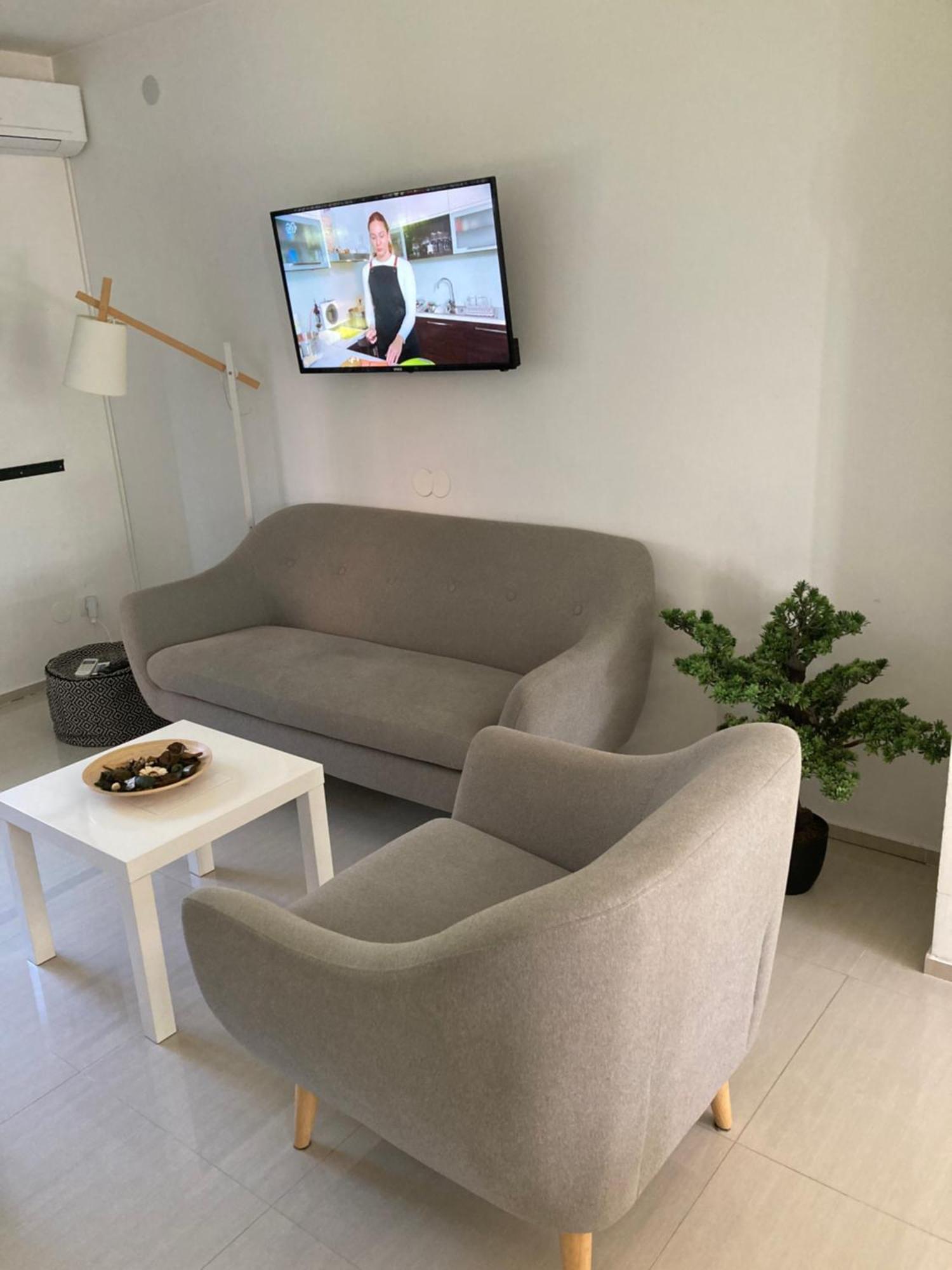 Apartman Sonas With Free Private Parking 카를로바츠 외부 사진