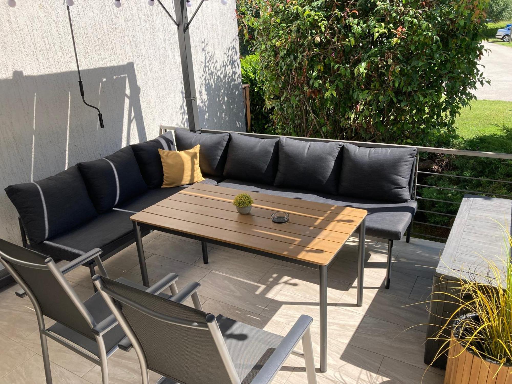 Apartman Sonas With Free Private Parking 카를로바츠 외부 사진