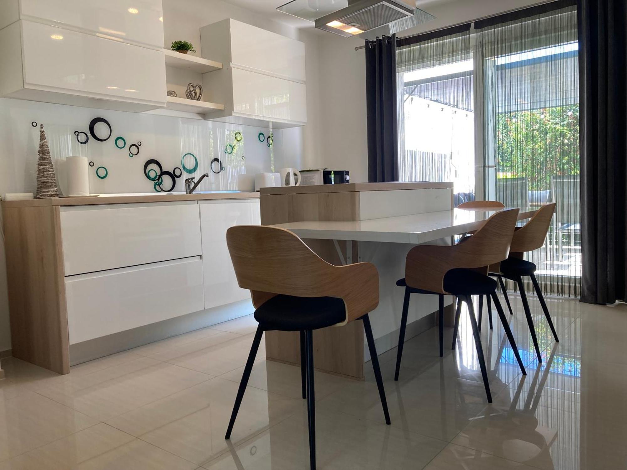 Apartman Sonas With Free Private Parking 카를로바츠 외부 사진